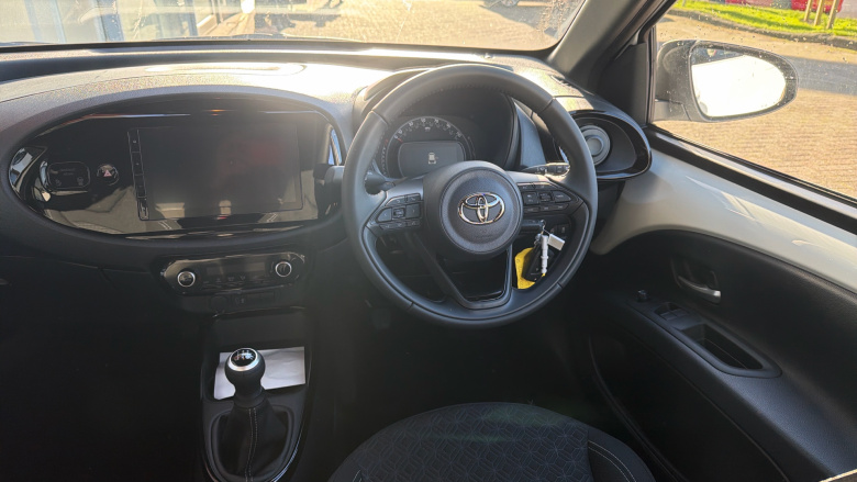 Toyota Aygo X 1.0 VVT-i Edge 5dr Petrol Hatchback